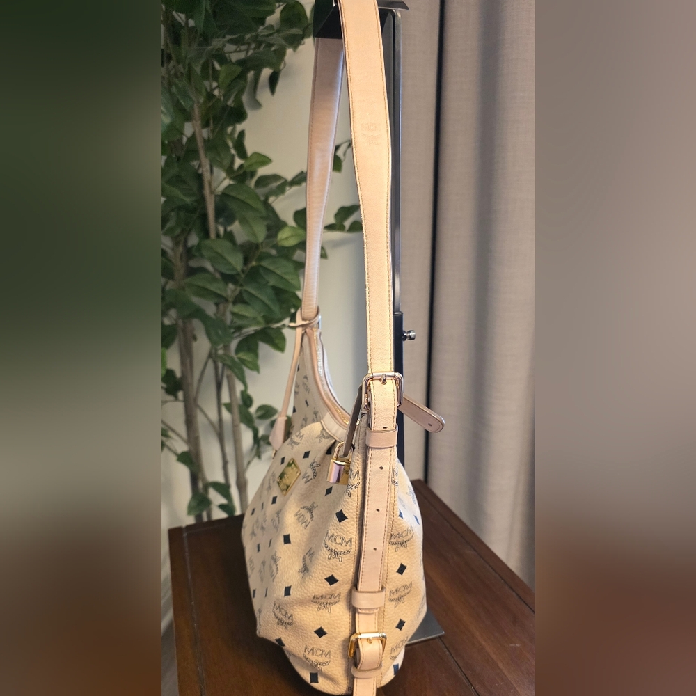 SOLD---------MCM Visetos Cream Shoulder Bag C2847 - Picture 3 of 11
